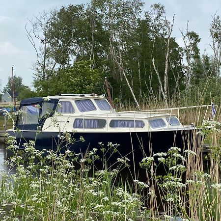 Boat Allemansfreon - Kamperen Op Het Water - Niet Om Mee Te Varen - Read Host Profile-Lees Hostprofiel Jutrijp Luaran gambar