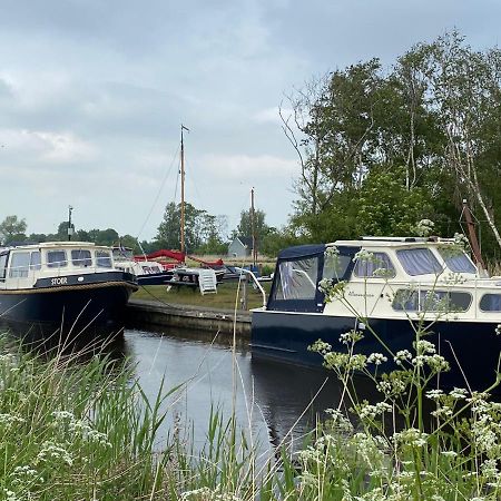 Boat Allemansfreon - Kamperen Op Het Water - Niet Om Mee Te Varen - Read Host Profile-Lees Hostprofiel Jutrijp Luaran gambar