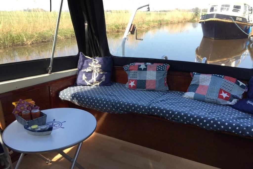 Boat Allemansfreon - Kamperen Op Het Water - Niet Om Mee Te Varen - Read Host Profile-Lees Hostprofiel Jutrijp Luaran gambar