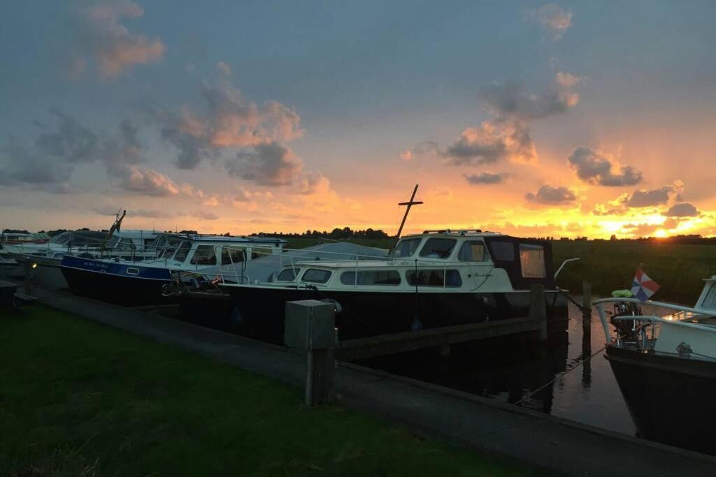 Boat Allemansfreon - Kamperen Op Het Water - Niet Om Mee Te Varen - Read Host Profile-Lees Hostprofiel Jutrijp Luaran gambar