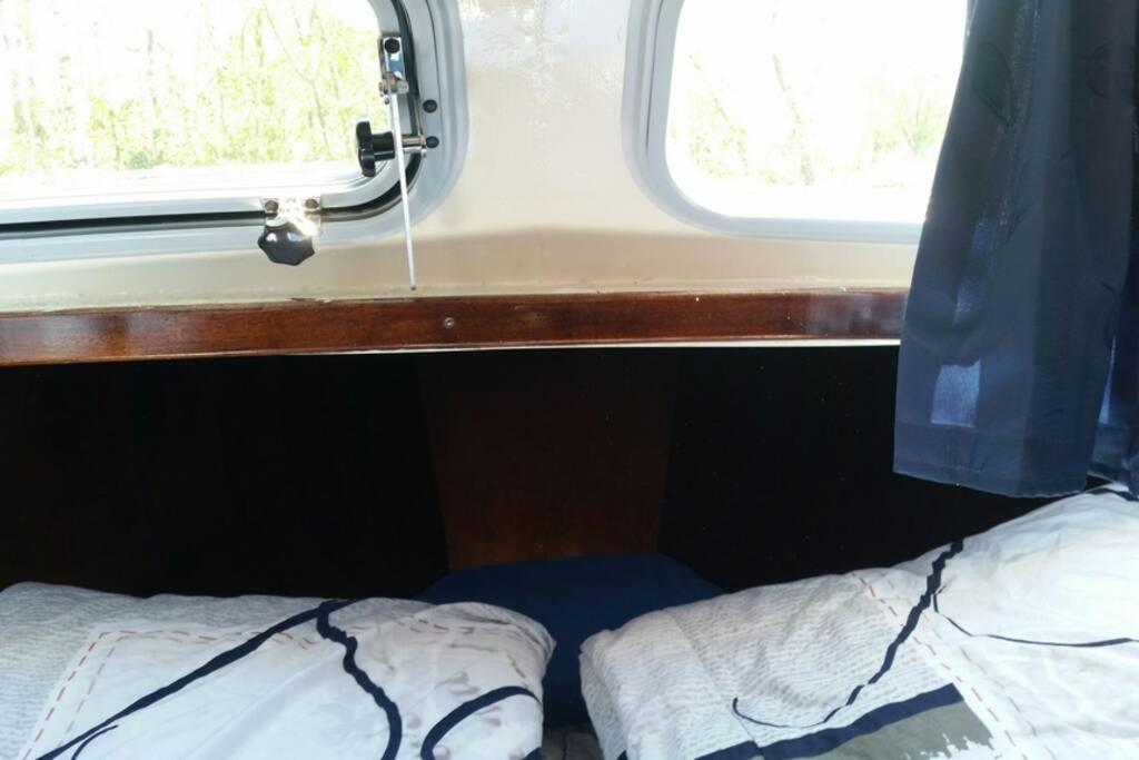 Boat Allemansfreon - Kamperen Op Het Water - Niet Om Mee Te Varen - Read Host Profile-Lees Hostprofiel Jutrijp Luaran gambar