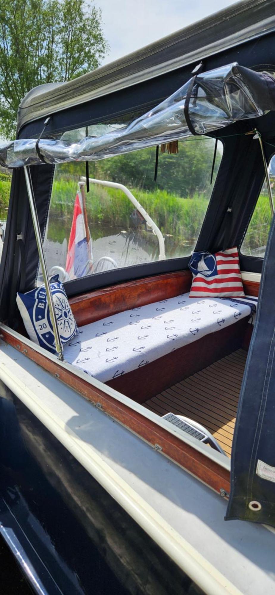 Boat Allemansfreon - Kamperen Op Het Water - Niet Om Mee Te Varen - Read Host Profile-Lees Hostprofiel Jutrijp Luaran gambar